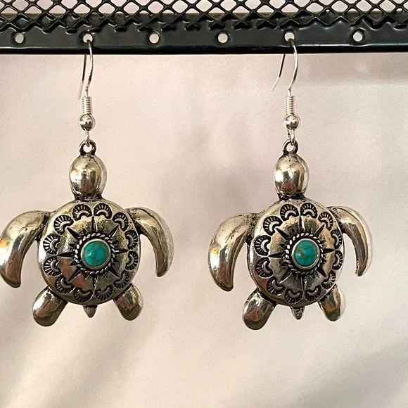 Turtle Earrings - Picture 4 of 4
